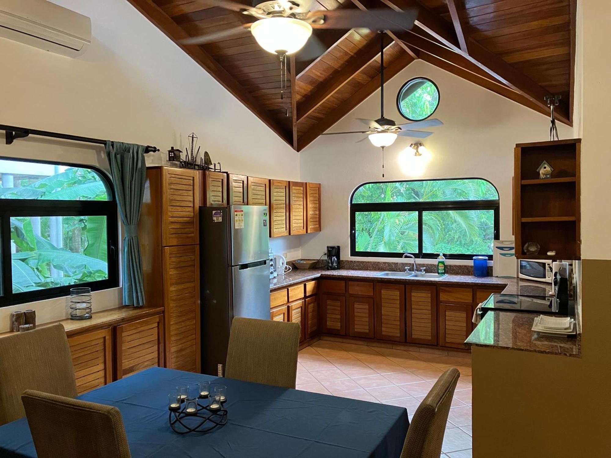 Tortuga Lodge *