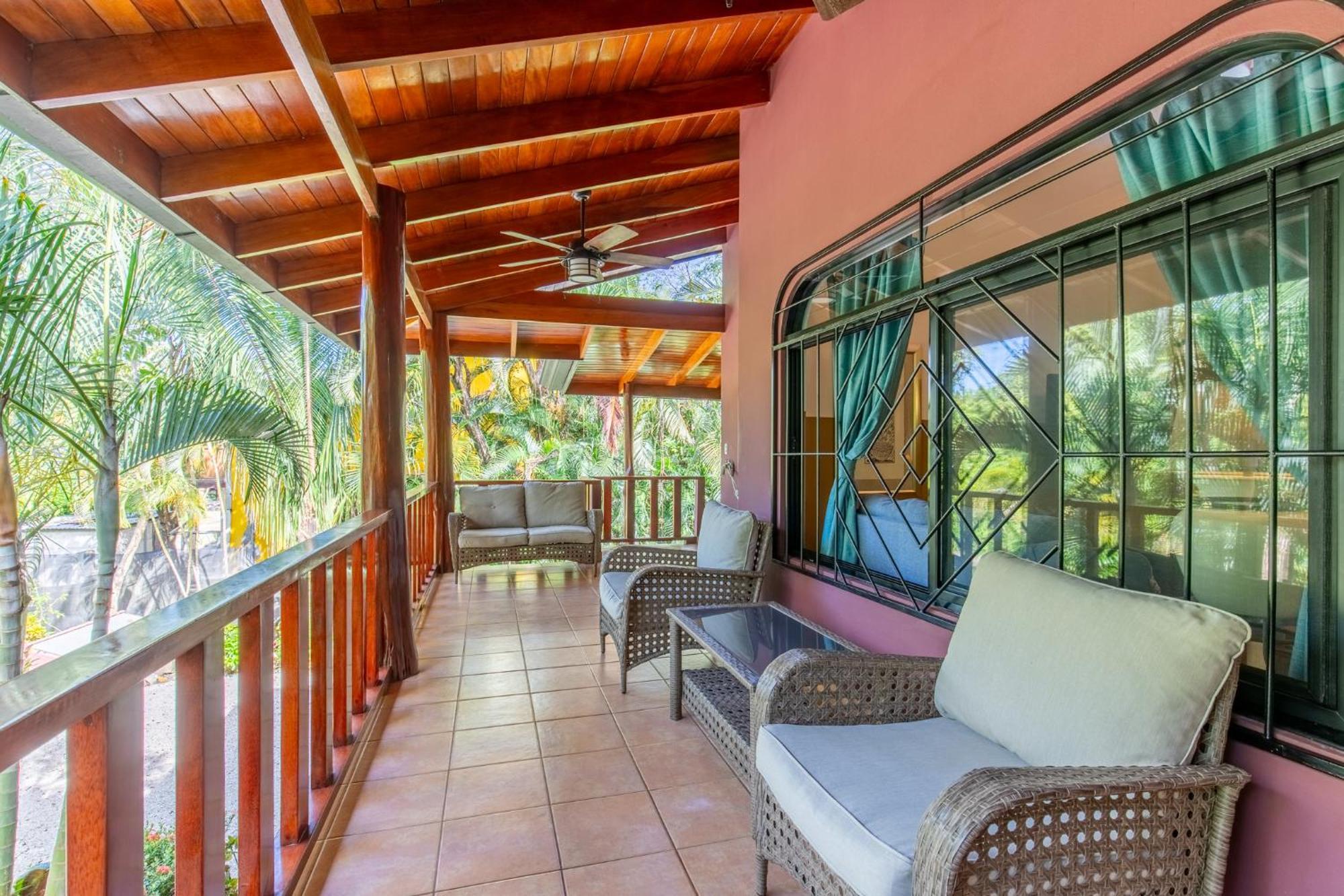 Tortuga Lodge *
